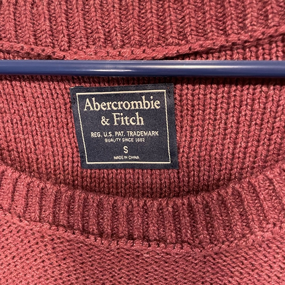 Abercrombie & Fitch maroon burgundy tie side knit sweater size small! - Picture 2 of 5